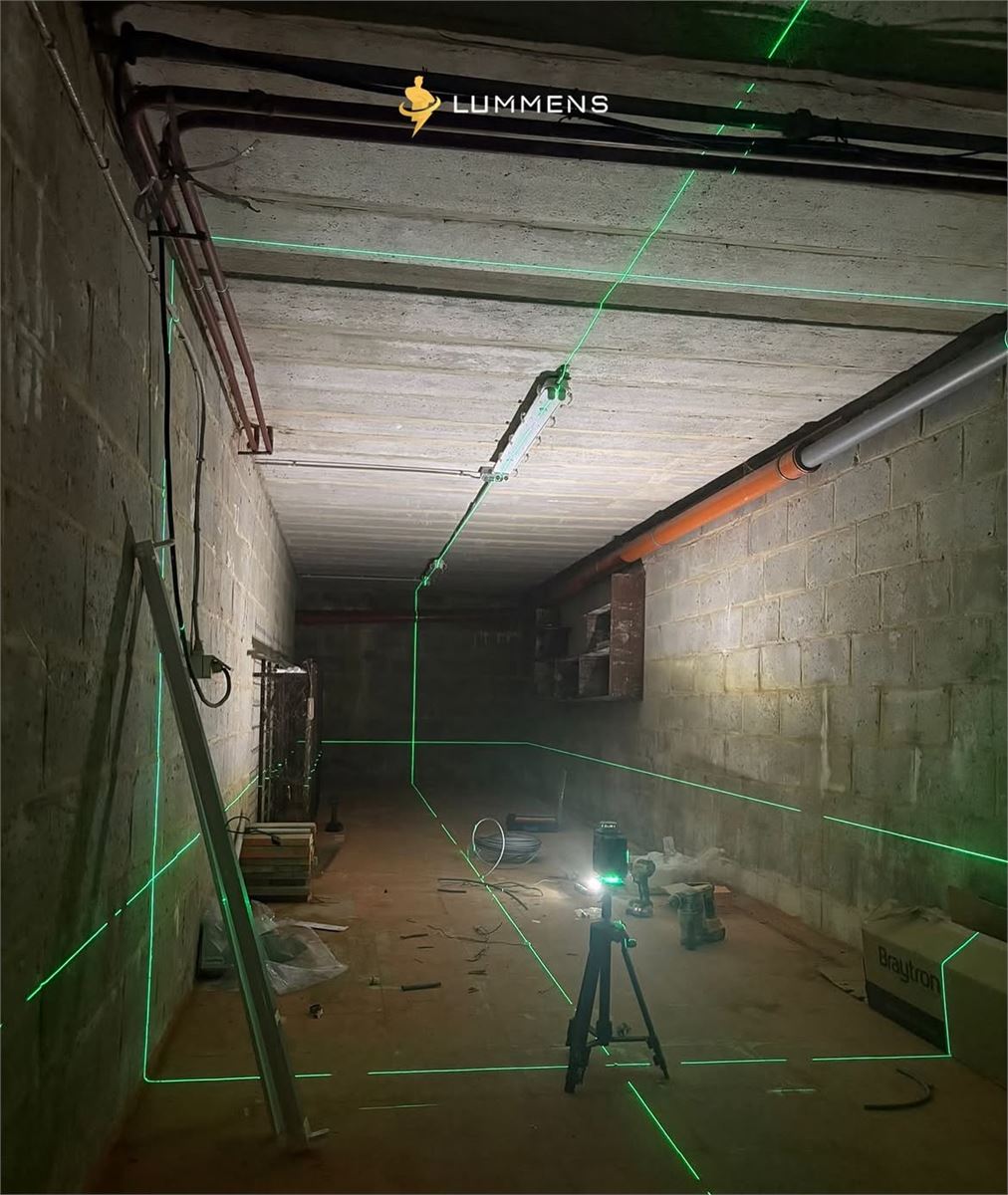 Alignement laser éclairage cave